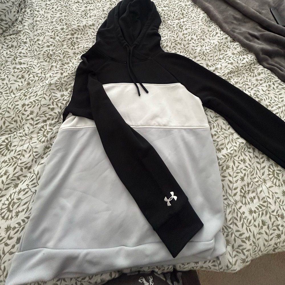 Underarmor sweatshirt
